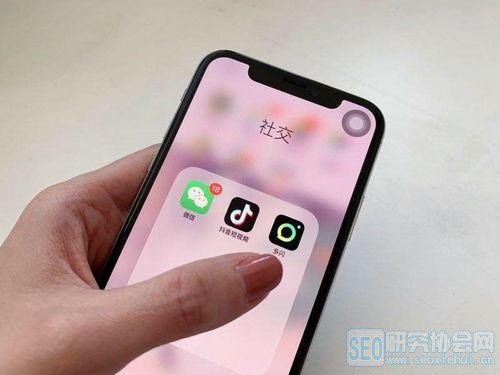 抖音一直上不了热门和账号有关系吗?抖音运营应该怎么做?