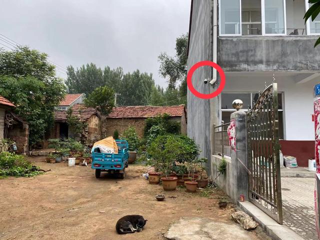 “劳作不为挣钱,他们是闲不下来”我给老家装监控:肉眼可见老父亲的孤独